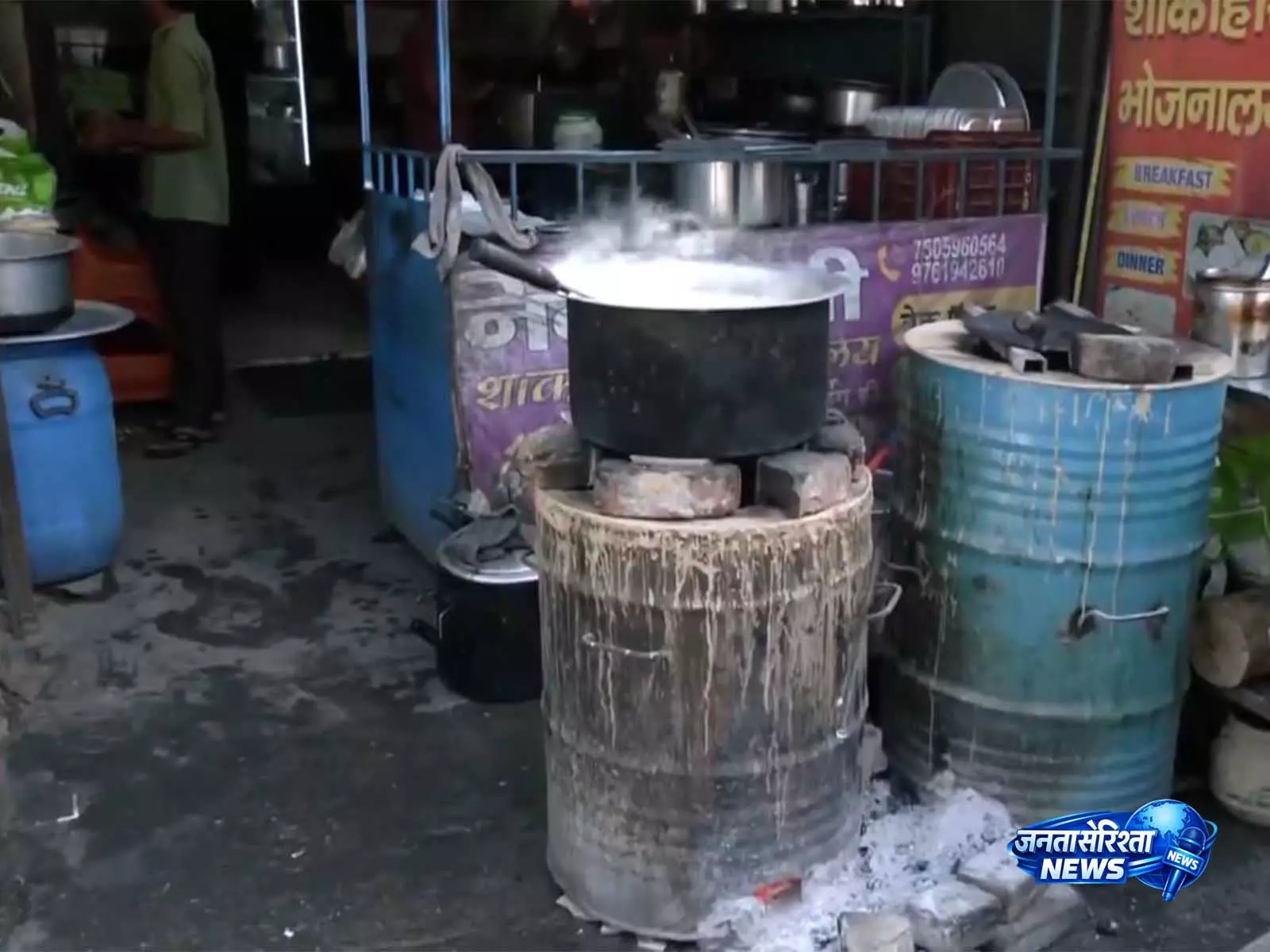देहरादून में ढाबे और छोटे भोजनालय LPG की कीमतों में बढ़ोतरी की मार झेल रहे देहरादून में ढाबे और छोटे भोजनालय LPG की कीमतों में बढ़ोतरी की मार झेल रहे