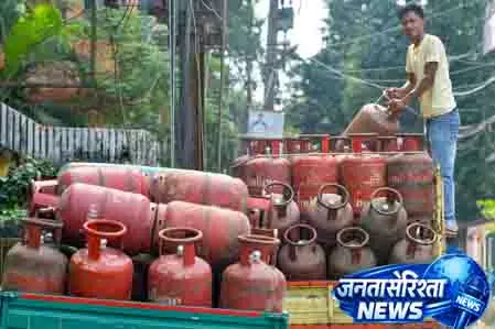 गुजरात ने मार्च में 68 लाख एलपीजी सिलेंडरों की मांग पूरी की गुजरात ने मार्च में 68 लाख एलपीजी सिलेंडरों की मांग पूरी की