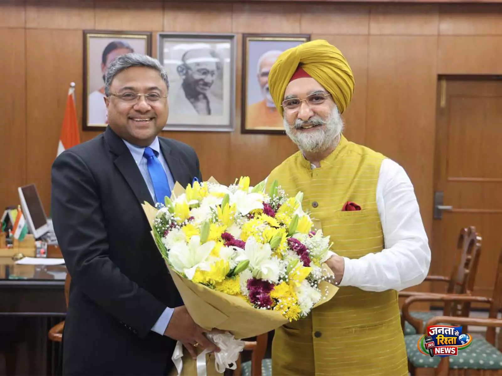 MEA सचिव पश्चिम सिबी जॉर्ज ने लोक निवास में दिल्ली के उपराज्यपाल से की मुलाक़ात MEA सचिव पश्चिम सिबी जॉर्ज ने लोक निवास में दिल्ली के उपराज्यपाल से की मुलाक़ात