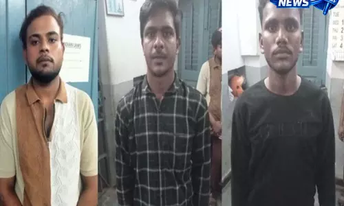 Hyderabad: चारमीनार के पास इंस्टाग्राम रील बनाने पर तीन लोग जेल में Hyderabad: चारमीनार के पास इंस्टाग्राम रील बनाने पर तीन लोग जेल में