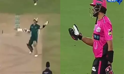 Sahibzada Farhan ने PSL मैच में स्टीव स्मिथ को स्ट्राइक देने से किया इंकार, फैंस ने बाबर आज़म वाली घटना की याद Sahibzada Farhan ने PSL मैच में स्टीव स्मिथ को स्ट्राइक देने से किया इंकार, फैंस ने बाबर आज़म वाली घटना की याद