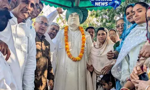 Haryana में पार्टी लाइन से हटकर देवीलाल की विरासत का सम्मान Haryana में पार्टी लाइन से हटकर देवीलाल की विरासत का सम्मान