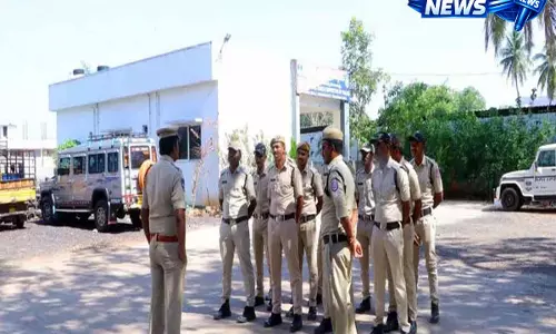 Hyderabad: हरीश राव, BRS नेता नरसिंगी में गिरफ्तार, परिगी जाते समय Hyderabad: हरीश राव, BRS नेता नरसिंगी में गिरफ्तार, परिगी जाते समय