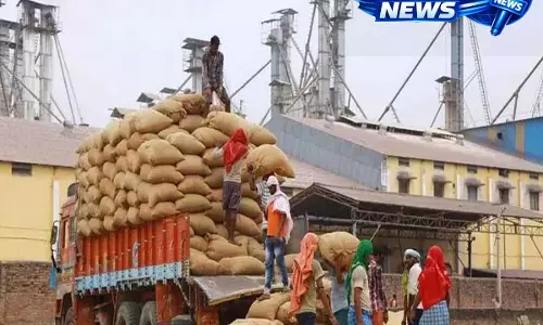 Asifabad में धान की हेराफेरी के लिए राइस मिल के चार मालिकों के खिलाफ केस दर्ज Asifabad में धान की हेराफेरी के लिए राइस मिल के चार मालिकों के खिलाफ केस दर्ज