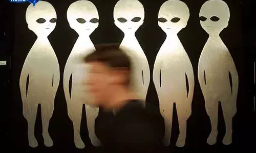 ट्रंप ने UFO डेटा जारी किया, अब एलियंस को लेकर सवाल उठे