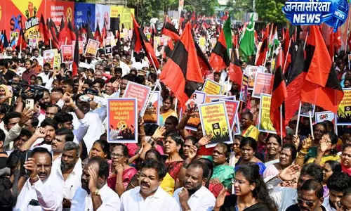 Tamil Nadu चुनाव की लड़ाई इंस्टाग्राम पर वायरल Tamil Nadu चुनाव की लड़ाई इंस्टाग्राम पर वायरल