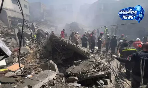 Iran की राजधानी के पास इमारत पर हवाई हमला Iran की राजधानी के पास इमारत पर हवाई हमला