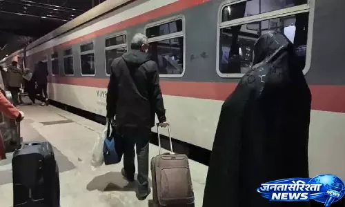 Israel ने ईरानी नागरिकों को 12 घंटे तक ट्रेनों से दूर रहने की चेतावनी दी