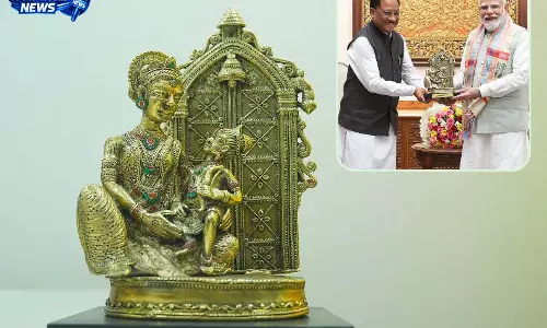 प्रभु श्रीराम के आदर्शों से प्रेरित छत्तीसगढ़, CM साय ने PM मोदी को बेल मेटल निर्मित माता कौशल्या के राम कलाकृति की भेंट प्रभु श्रीराम के आदर्शों से प्रेरित छत्तीसगढ़, CM साय ने PM मोदी को बेल मेटल निर्मित माता कौशल्या के राम कलाकृति की भेंट