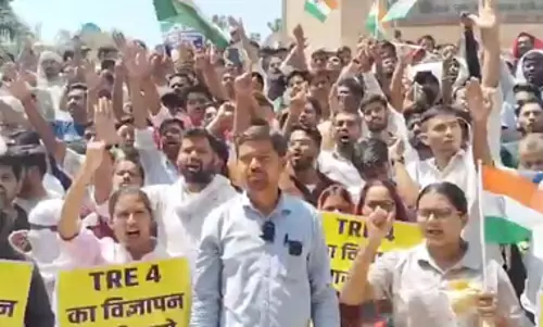 बिहार: बीपीएससी टीआरई-4 परीक्षा की मांग को लेकर अभ्यर्थियों में आक्रोश, 10 अप्रैल से आमरण अनशन की घोषणा