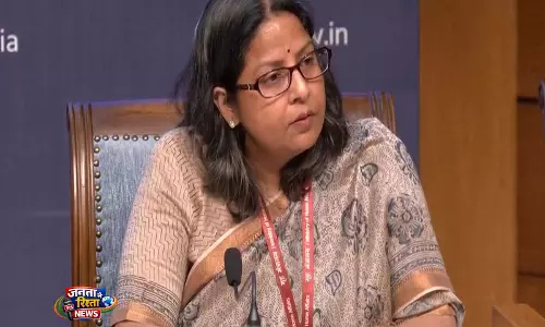 LPG वितरक केंद्रों पर स्टॉक खत्म होने की कोई रिपोर्ट नहीं, सभी पेट्रोल पंप सामान्य रूप से चल रहे हैं: सरकार