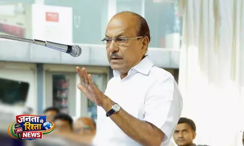 पी.के. कुन्हालीकुट्टी ने केरल चुनावों से पहले UDF पर IUML के दबाव के दावों को किया खारिज पी.के. कुन्हालीकुट्टी ने केरल चुनावों से पहले UDF पर IUML के दबाव के दावों को किया खारिज
