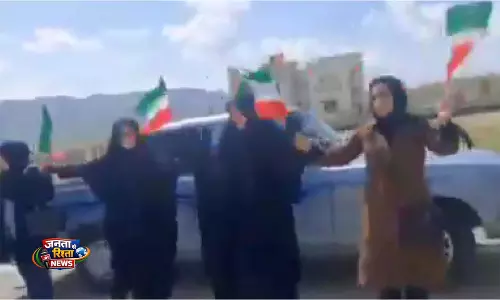 ट्रंप के हमले की समय सीमा नज़दीक आते ही, Iran ने बिजली संयंत्रों की सुरक्षा के लिए मानव श्रृंखला बनाई