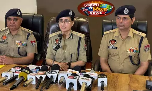 जालंधर PNB बैंक लूट: रिटायर्ड DSP का बेटा गिरफ्तार जालंधर PNB बैंक लूट: रिटायर्ड DSP का बेटा गिरफ्तार