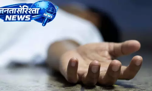 स्कूल की छत से गिरकर युवक की मौत, मचा हड़कंप स्कूल की छत से गिरकर युवक की मौत, मचा हड़कंप