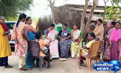 AIDWA नेताओं ने सिंगरेनी मंडल में SHG लोन में अनियमितताओं की जांच की मांग की