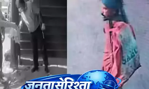 बुजुर्ग महिला से हैवानियत, फरार आरोपी के लिए पुलिस ने रखा 5000 का इनाम बुजुर्ग महिला से हैवानियत, फरार आरोपी के लिए पुलिस ने रखा 5000 का इनाम