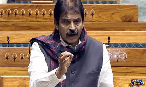 कांग्रेस सांसद ने की असम CM से खड़गे टिप्पणी पर बिना शर्त माफी की मांग, पढ़ें मामला कांग्रेस सांसद ने की असम CM से खड़गे टिप्पणी पर बिना शर्त माफी की मांग, पढ़ें मामला