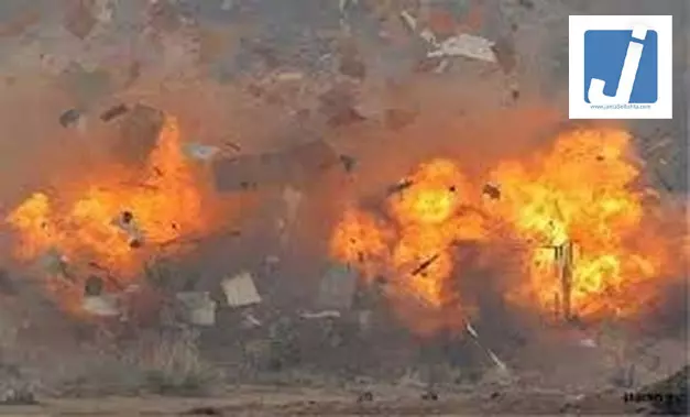 विस्फोट, दो बच्चों की मौके पर मौत, स्थानीय लोगों का गुस्सा फूट पड़ा विस्फोट, दो बच्चों की मौके पर मौत, स्थानीय लोगों का गुस्सा फूट पड़ा
