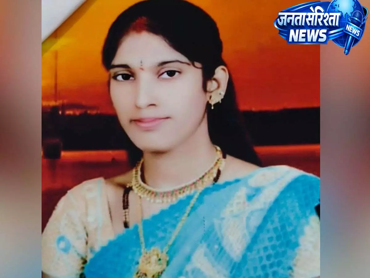 Hyderabad: पति ने पुलिस के सामने पत्नी का गला काटा, पत्नी प्रेमी के साथ भागी Hyderabad: पति ने पुलिस के सामने पत्नी का गला काटा, पत्नी प्रेमी के साथ भागी