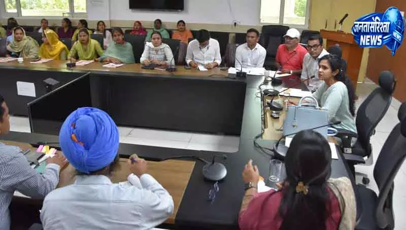 Haryana में कैथल की महिला सरपंचों को नज़र रखकर काम करने की सलाह Haryana में कैथल की महिला सरपंचों को नज़र रखकर काम करने की सलाह