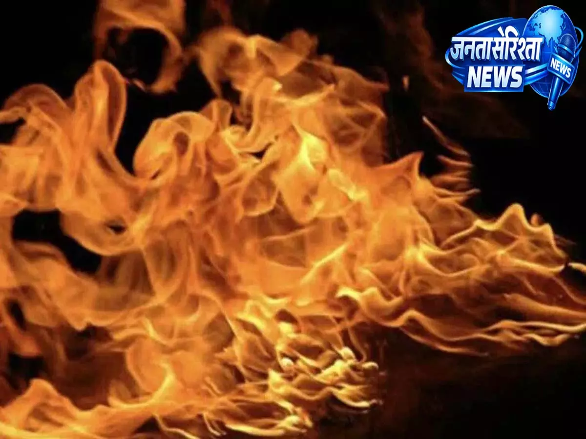 Hyderabad: महिला ने आत्मदाह की कोशिश, पुलिस पर उत्पीड़न का लगाया आरोप Hyderabad: महिला ने आत्मदाह की कोशिश, पुलिस पर उत्पीड़न का लगाया आरोप
