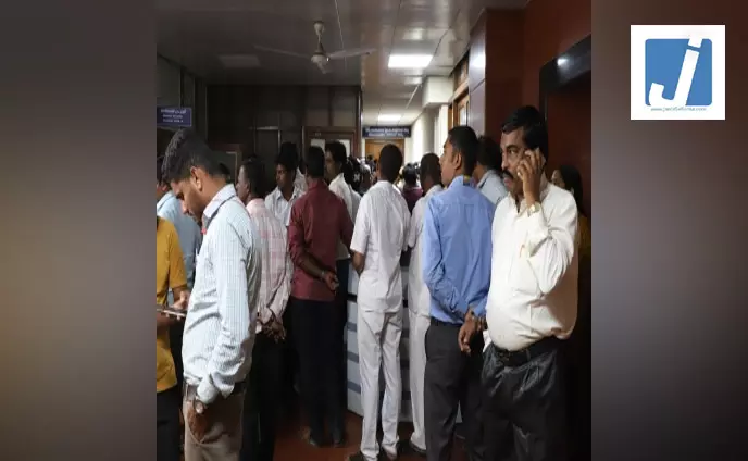 लोकायुक्त की बड़ी कार्रवाई, 4 जिलों में एक साथ छापेमारी लोकायुक्त की बड़ी कार्रवाई, 4 जिलों में एक साथ छापेमारी