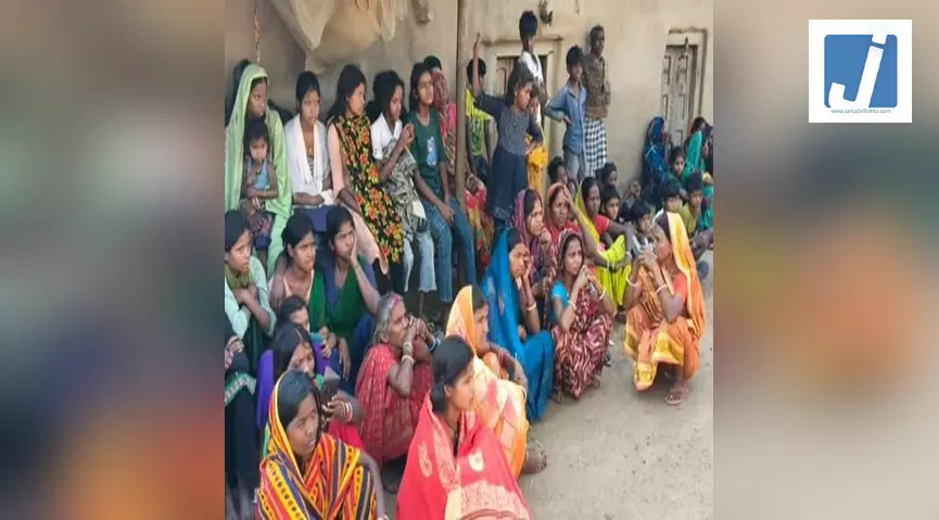 फंदे से लटका मिला विवाहिता का शव, मायके पक्ष ने लगाया हत्या का आरोप फंदे से लटका मिला विवाहिता का शव, मायके पक्ष ने लगाया हत्या का आरोप