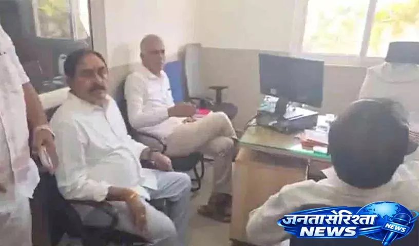 Harish Rao सबिता एर्राबेल्ली दयाकर राव को शमशाबाद पुलिस स्टेशन भेजा गया Harish Rao सबिता एर्राबेल्ली दयाकर राव को शमशाबाद पुलिस स्टेशन भेजा गया