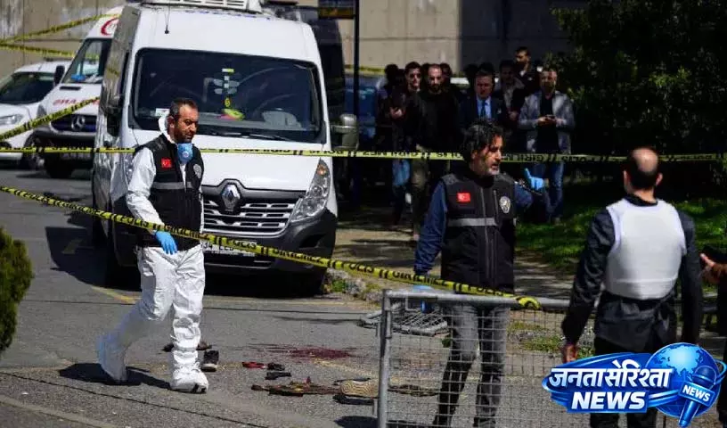 Istanbul में इजरायली कॉन्सुलेट के पास गोलीबारी में 3 की मौत, 2 पुलिसकर्मी घायल Istanbul में इजरायली कॉन्सुलेट के पास गोलीबारी में 3 की मौत, 2 पुलिसकर्मी घायल