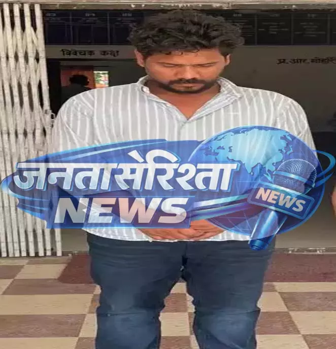 CG: अस्पताल कर्मचारी की पिटाई से मौत, सरपंच गिरफ्तार CG: अस्पताल कर्मचारी की पिटाई से मौत, सरपंच गिरफ्तार