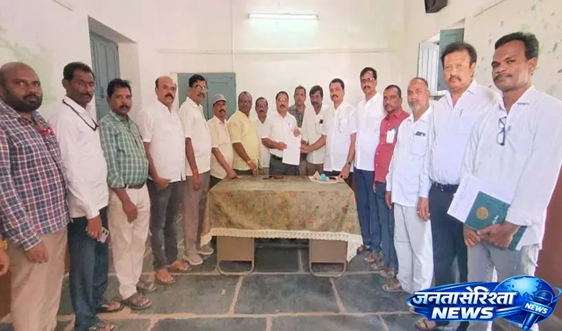 TTJAC, USPC, JACTO ने नलगोंडा क्लास 10 एग्जाम सेंटर पर प्रोटेस्ट किया TTJAC, USPC, JACTO ने नलगोंडा क्लास 10 एग्जाम सेंटर पर प्रोटेस्ट किया