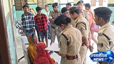 मोतिहारी शराब त्रासदी के बाद बेतिया में कार्रवाई तेज, बड़े पैमाने पर छापेमारी और गिरफ्तारियां मोतिहारी शराब त्रासदी के बाद बेतिया में कार्रवाई तेज, बड़े पैमाने पर छापेमारी और गिरफ्तारियां