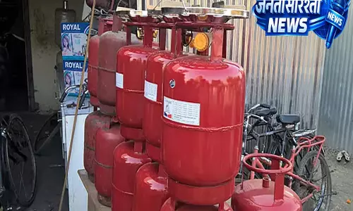 Centre ने प्रवासी कामगारों के लिए मुफ़्त एलपीजी आवंटन दोगुना किया Centre ने प्रवासी कामगारों के लिए मुफ़्त एलपीजी आवंटन दोगुना किया
