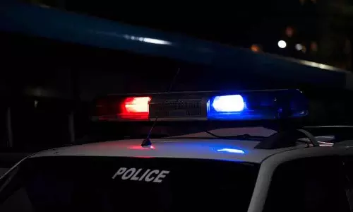 Delhi के मंगोलपुरी में 80 साल के एक बुजुर्ग ने खुद को गोली मारकर आत्महत्या कर ली Delhi के मंगोलपुरी में 80 साल के एक बुजुर्ग ने खुद को गोली मारकर आत्महत्या कर ली