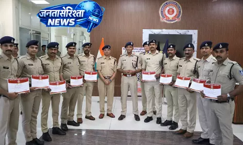 Police कमिश्नर ने 18 अधिकारियों-स्टाफ को वीकली रिवॉर्ड में किया सम्मानित Police कमिश्नर ने 18 अधिकारियों-स्टाफ को वीकली रिवॉर्ड में किया सम्मानित