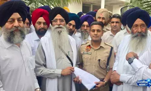 SGPC प्रमुख ने Haryana गुरुद्वारा पैनल के नेताओं पर निशाना साधा SGPC प्रमुख ने Haryana गुरुद्वारा पैनल के नेताओं पर निशाना साधा