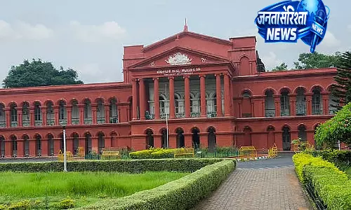 रेवेन्यू एक्ट में बदलाव सिर्फ़ DC के ओरिजिनल ऑर्डर पर लागू होता है: कर्नाटक हाई कोर्ट रेवेन्यू एक्ट में बदलाव सिर्फ़ DC के ओरिजिनल ऑर्डर पर लागू होता है: कर्नाटक हाई कोर्ट