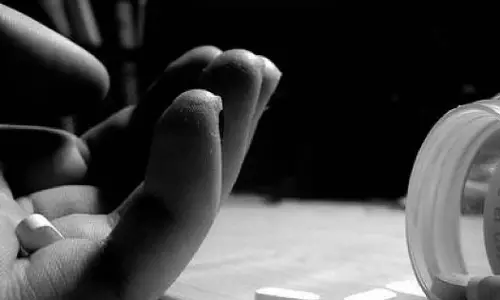 प्रोफेसर के बेटे ने जहर खाकर किया सुसाइड