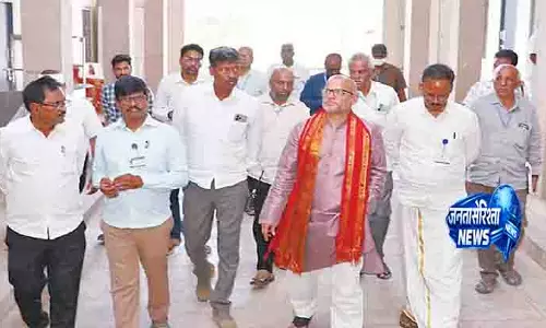 Andhra: अतिरिक्त ईओ ने टीटीडी के निर्माण के लिए जगह का निरीक्षण किया Andhra: अतिरिक्त ईओ ने टीटीडी के निर्माण के लिए जगह का निरीक्षण किया