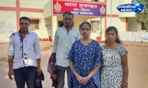 दतरेंगा में लूट, पार्टी से वापस घर लौट रहा था परिवार दतरेंगा में लूट, पार्टी से वापस घर लौट रहा था परिवार