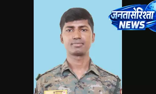 ओडिशा के सारंडा जंगल में कैंप पर पेड़ गिरने से CRPF जवान की मौत ओडिशा के सारंडा जंगल में कैंप पर पेड़ गिरने से CRPF जवान की मौत