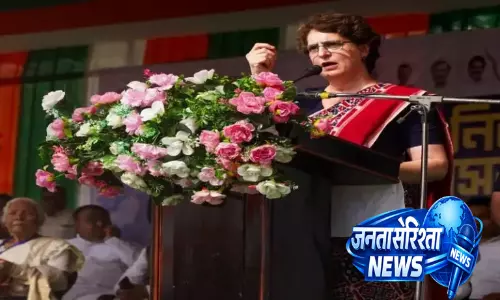 प्रियंका गांधी ने असम CM के खड़गे विरोधी बयानों की निंदा की प्रियंका गांधी ने असम CM के खड़गे विरोधी बयानों की निंदा की