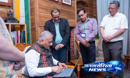 Mizoram के गवर्नर ने खुद की गिनती पूरी की, भारत में पहली डिजिटल जनगणना शुरू हुई Mizoram के गवर्नर ने खुद की गिनती पूरी की, भारत में पहली डिजिटल जनगणना शुरू हुई