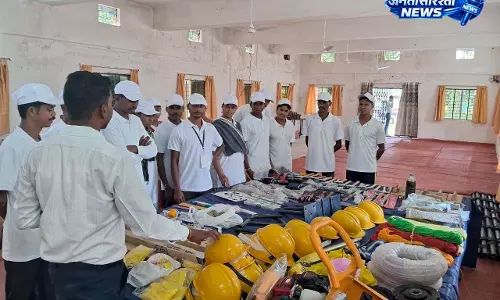 विशेष लेख : कभी बंदूक अब रोजगार