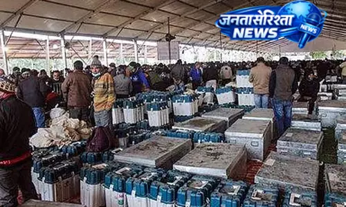 Voting tomorrow : पुडुचेरी पोलिंग स्टेशनों पर इलेक्ट्रॉनिक वोटिंग मशीनें