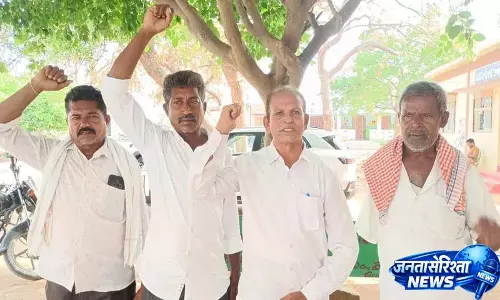 Telangana मलीदासा कार्यकर्ताओं ने वादों के लिए विरोध प्रदर्शन किया Telangana मलीदासा कार्यकर्ताओं ने वादों के लिए विरोध प्रदर्शन किया