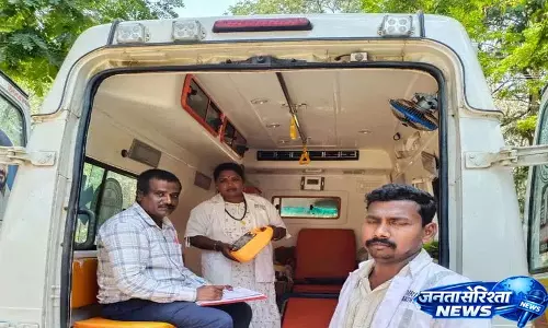 GVK ग्रीन हेल्थ सर्विसेज ने करेपल्ली 108 एम्बुलेंस का निरीक्षण किया GVK ग्रीन हेल्थ सर्विसेज ने करेपल्ली 108 एम्बुलेंस का निरीक्षण किया