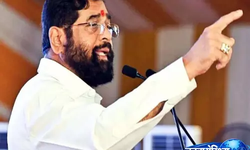 Eknath Shinde ने डिफॉल्ट करने वाले पदाधिकारियों को चेतावनी दी; मीटिंग की अंदर की खबर Eknath Shinde ने डिफॉल्ट करने वाले पदाधिकारियों को चेतावनी दी; मीटिंग की अंदर की खबर