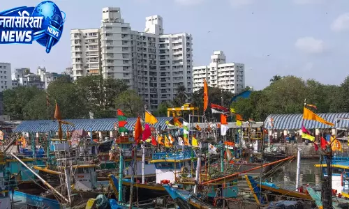पश्चिम एशिया संकट से Mumbai का पुराना मछली बंदरगाह प्रभावित पश्चिम एशिया संकट से Mumbai का पुराना मछली बंदरगाह प्रभावित